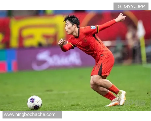 国足足球明星系列揭秘：他们的奋斗历程与辉煌成就背后的故事